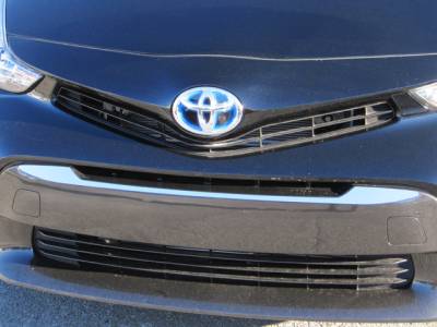 QAA - TOYOTA PRIUS V 4dr QAA Stainless 1pcs Grille Accent SG12700