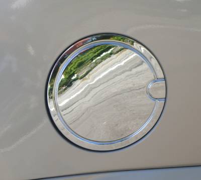 GMC Yukon Aries Chrome Fuel Lid with Hinge